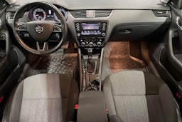 sininen Skoda Octavia 2020 kuva 9.