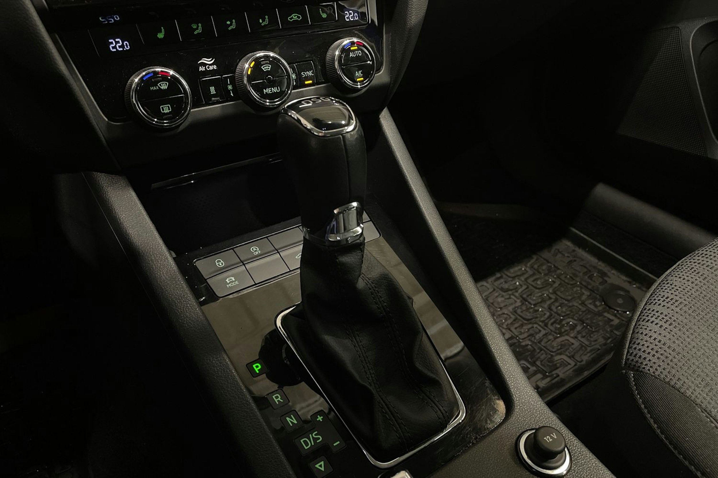 sininen Skoda Octavia 2020 kuva 23.