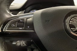 sininen Skoda Octavia 2020 kuva 25.