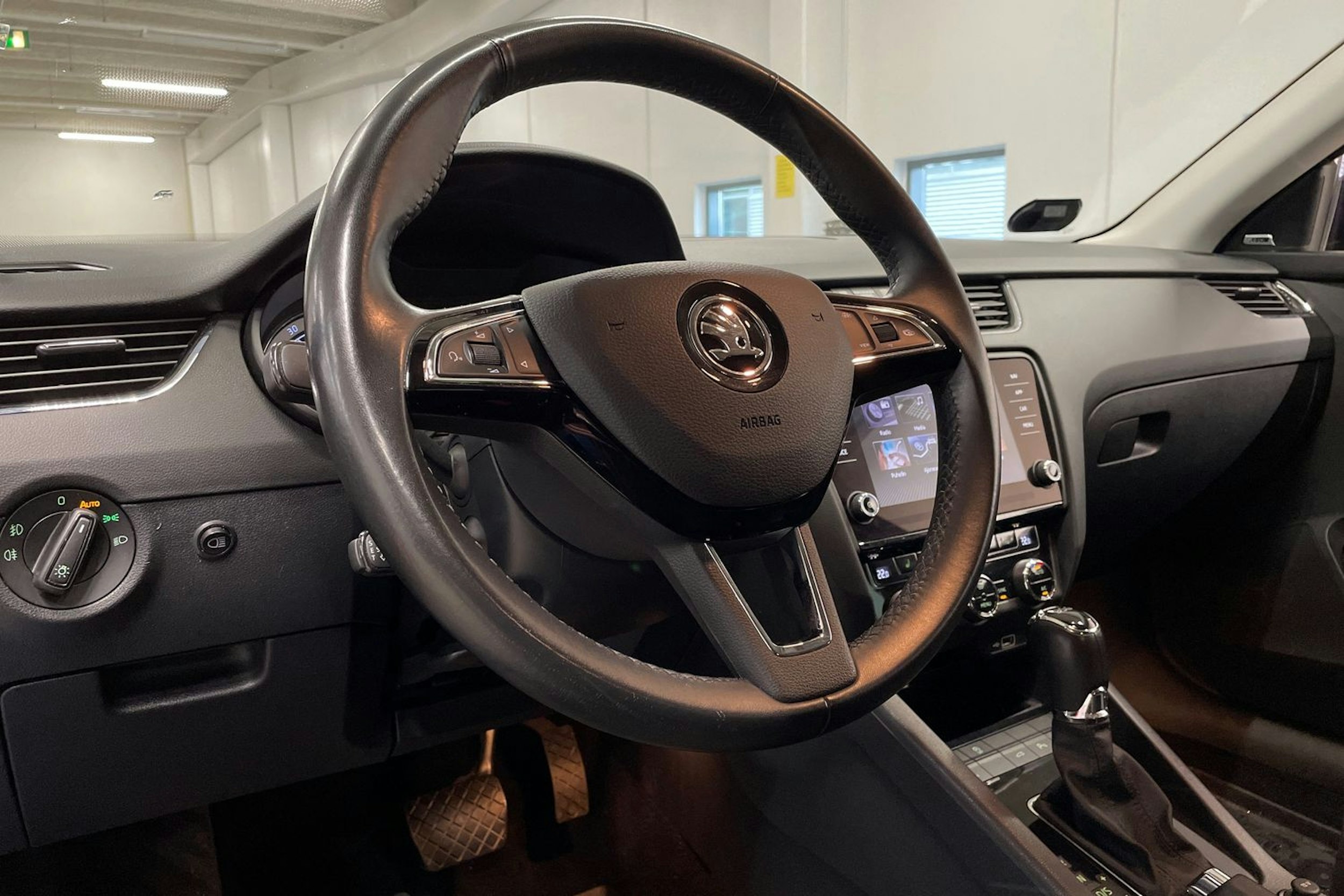 sininen Skoda Octavia 2020 kuva 28.