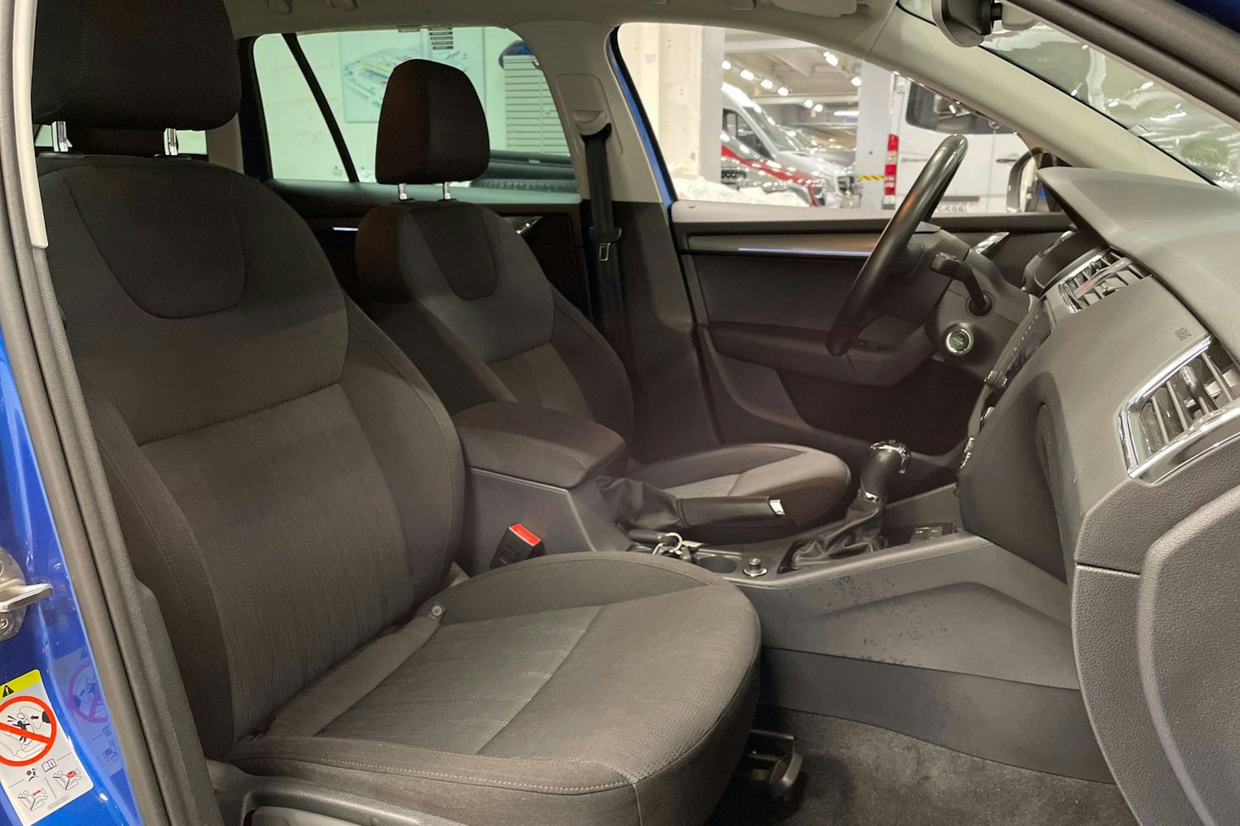 sininen Skoda Octavia 2020 kuva 29.