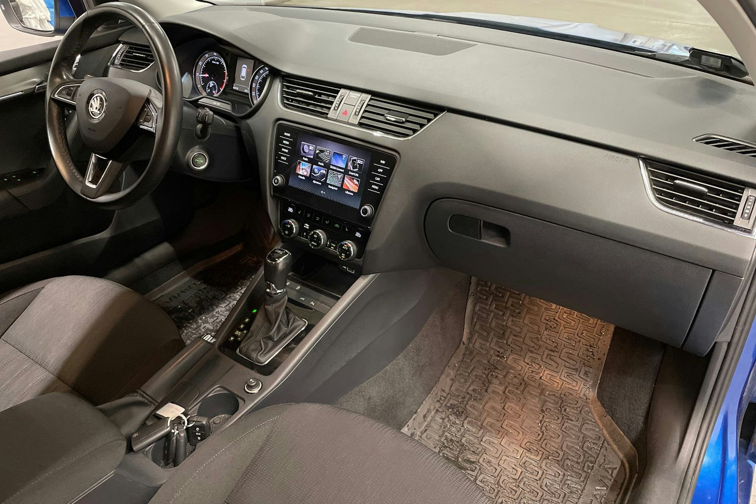 sininen Skoda Octavia 2020 kuva 30.