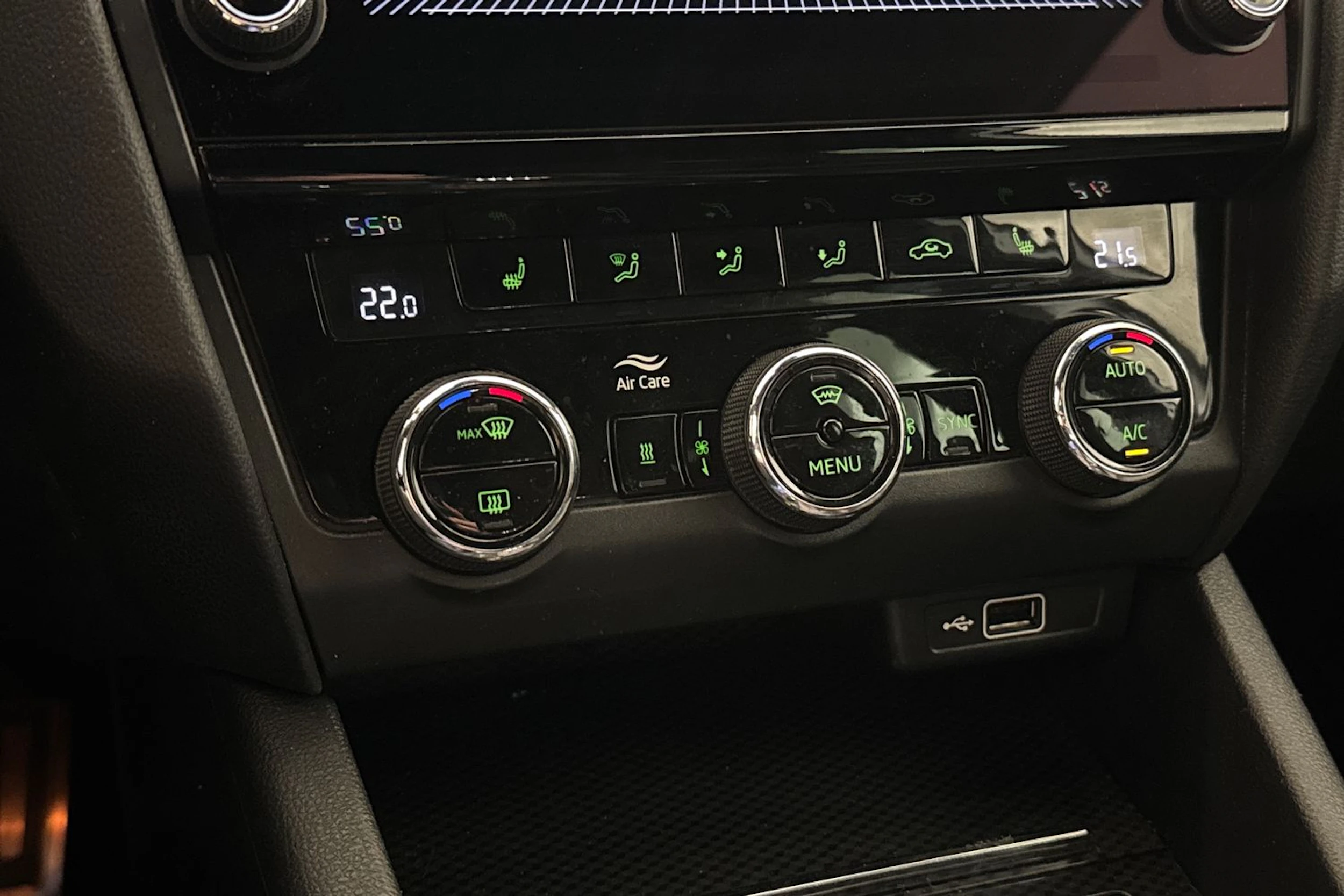 valkoinen Skoda Octavia 2019 kuva 63.
