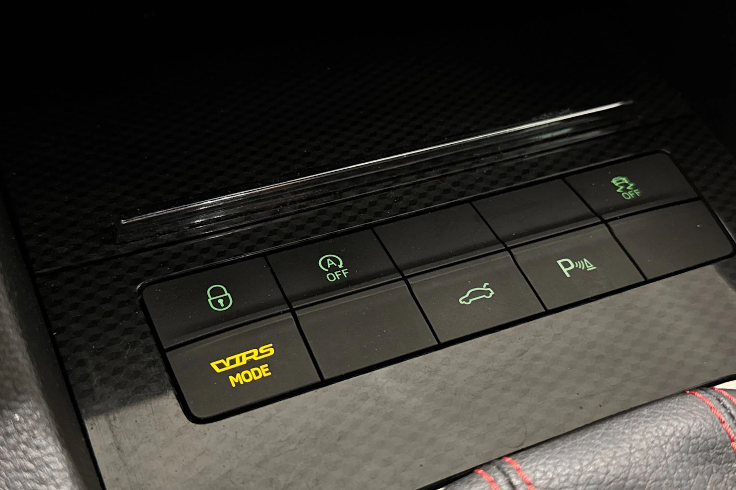 valkoinen Skoda Octavia 2019 kuva 64.