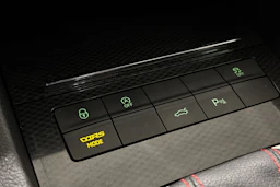valkoinen Skoda Octavia 2019 kuva 64.