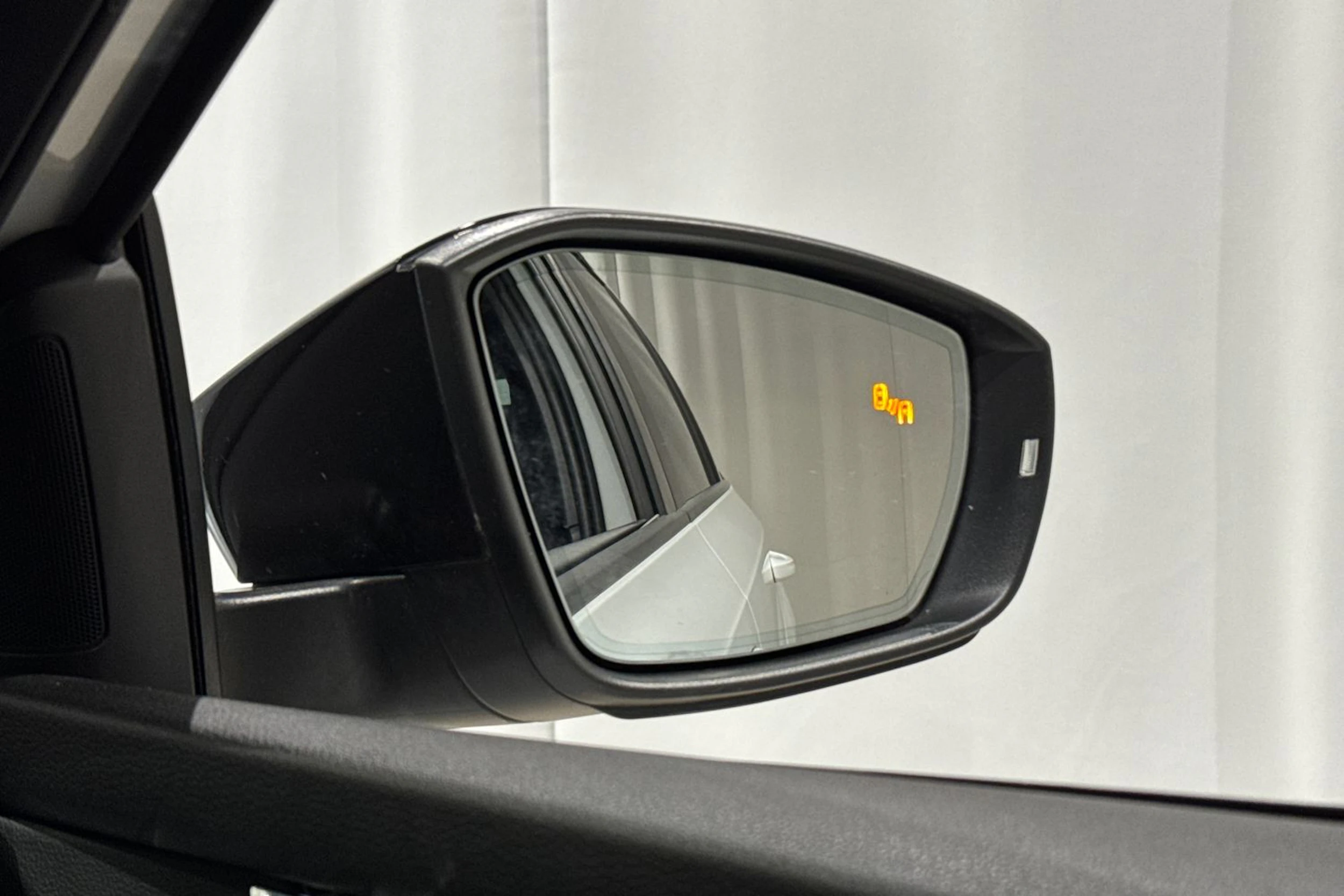 valkoinen Skoda Octavia 2019 kuva 65.