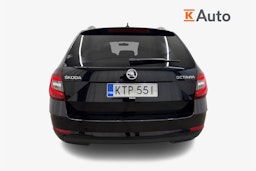 musta Skoda Octavia 2019 kuva 3.