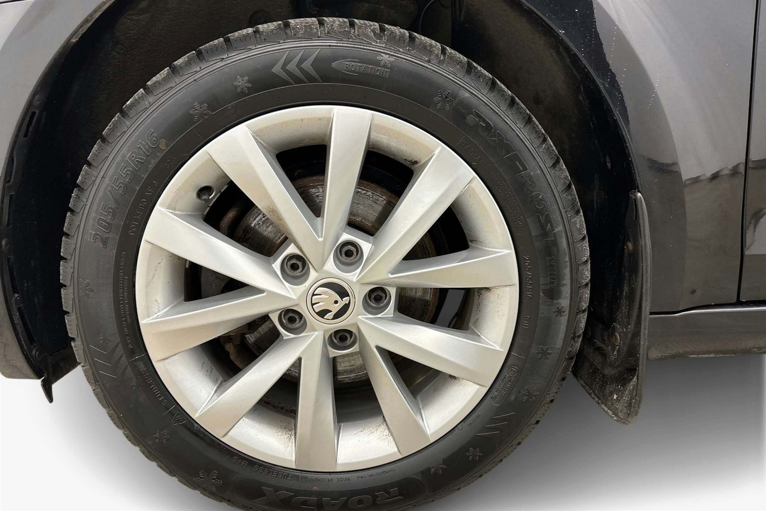 musta Skoda Octavia 2019 kuva 11.