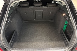 musta Skoda Octavia 2019 kuva 15.