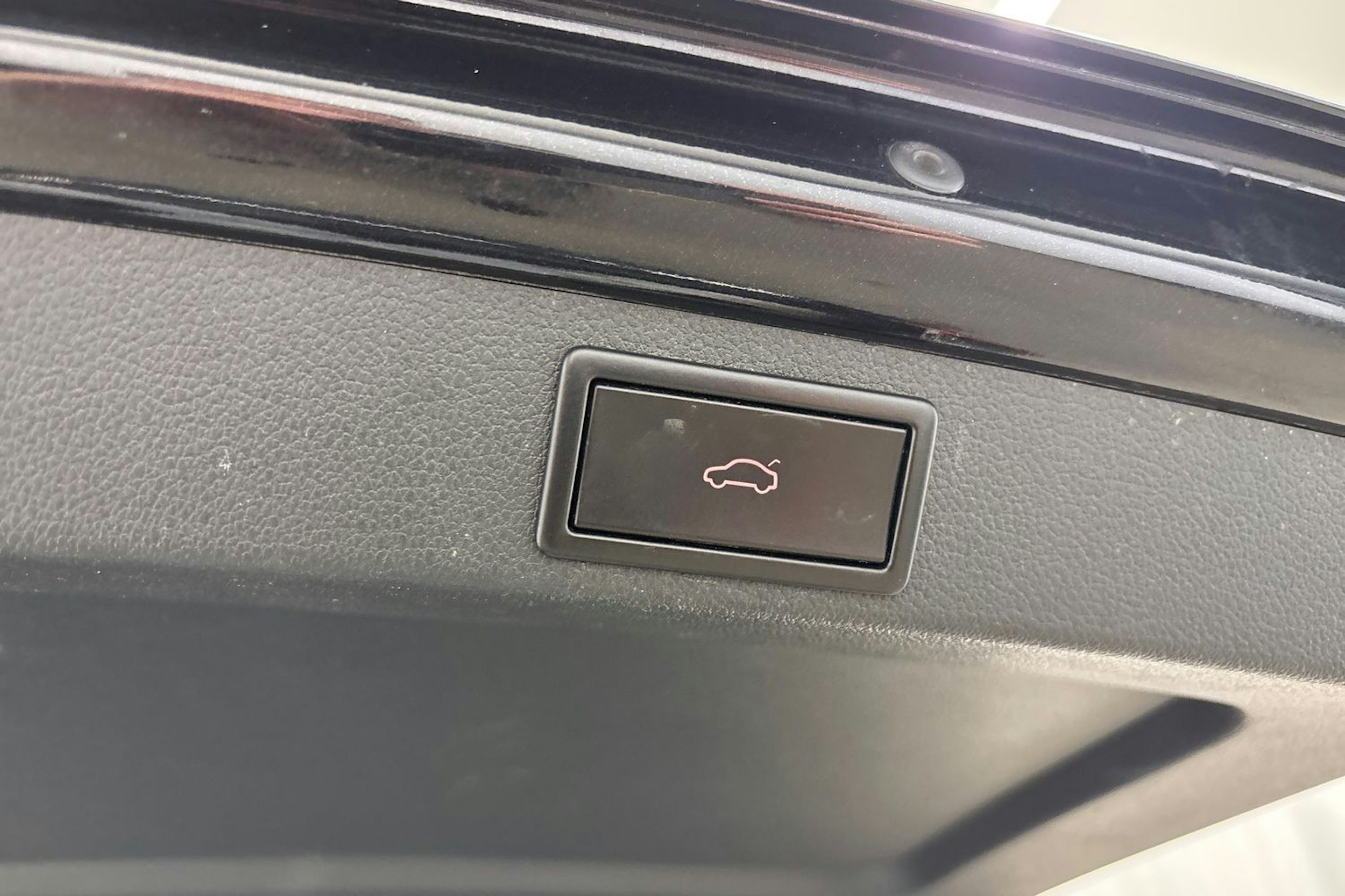 musta Skoda Octavia 2019 kuva 16.