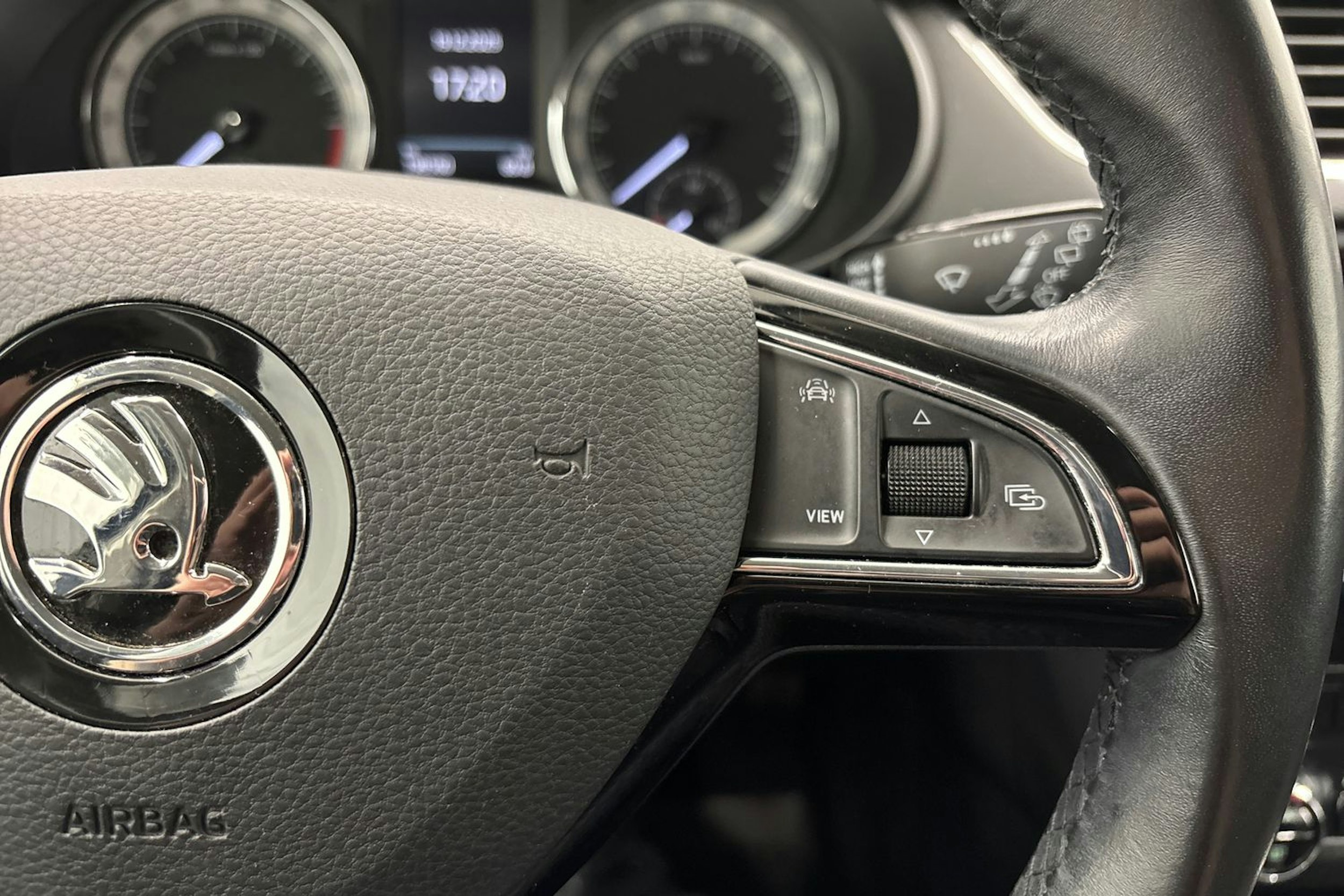 musta Skoda Octavia 2019 kuva 19.