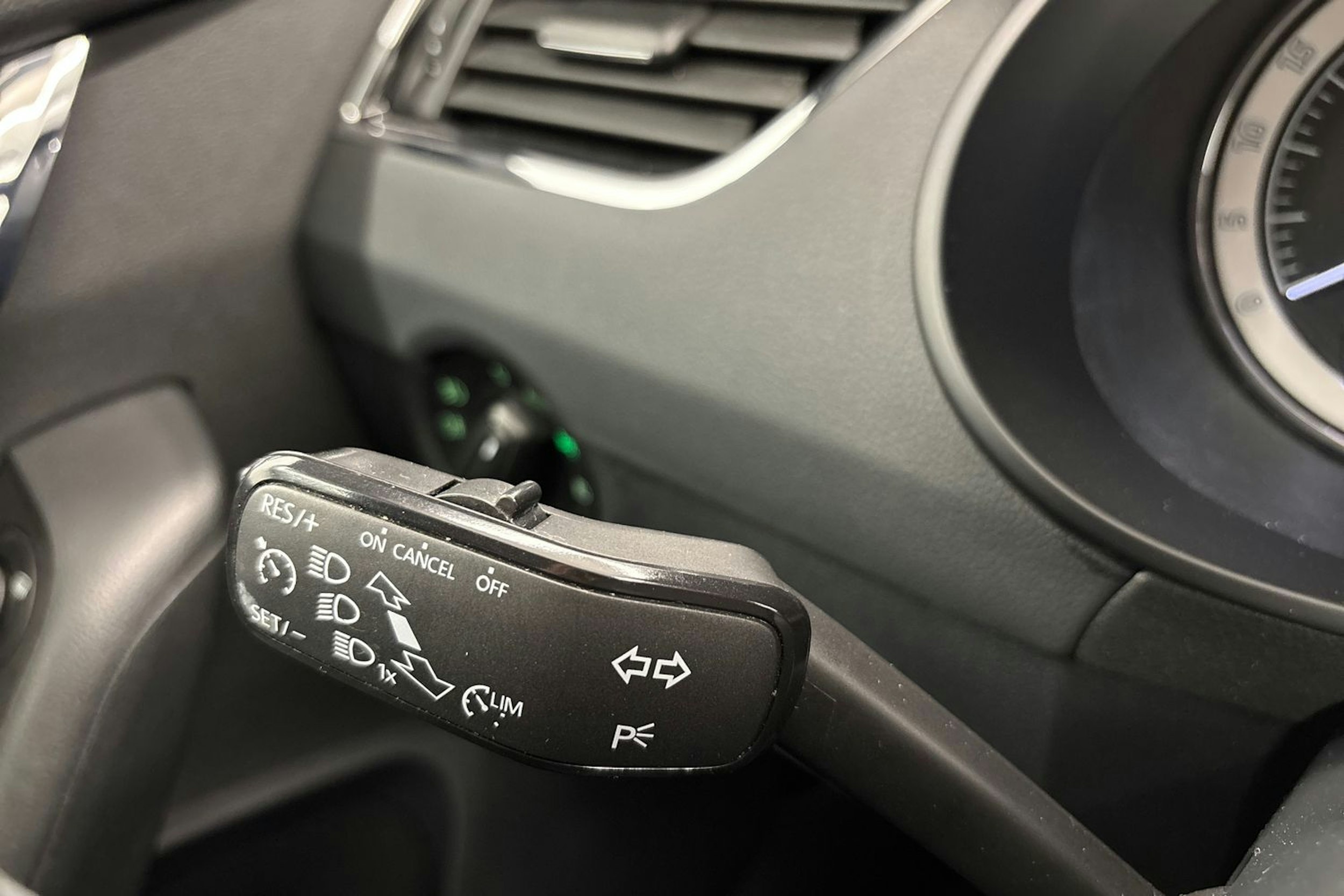 musta Skoda Octavia 2019 kuva 20.