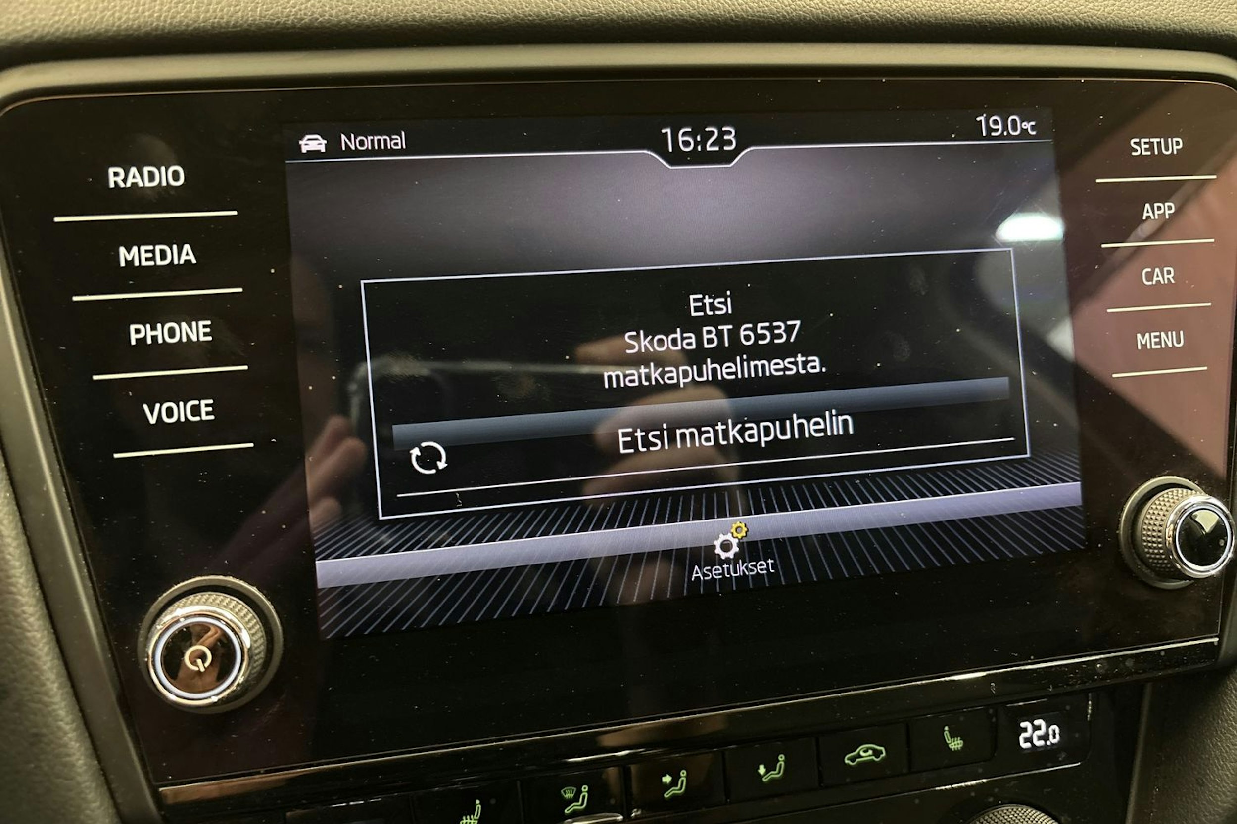 musta Skoda Octavia 2019 kuva 29.