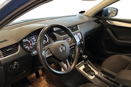 sininen Skoda Octavia 2019 kuva 3.