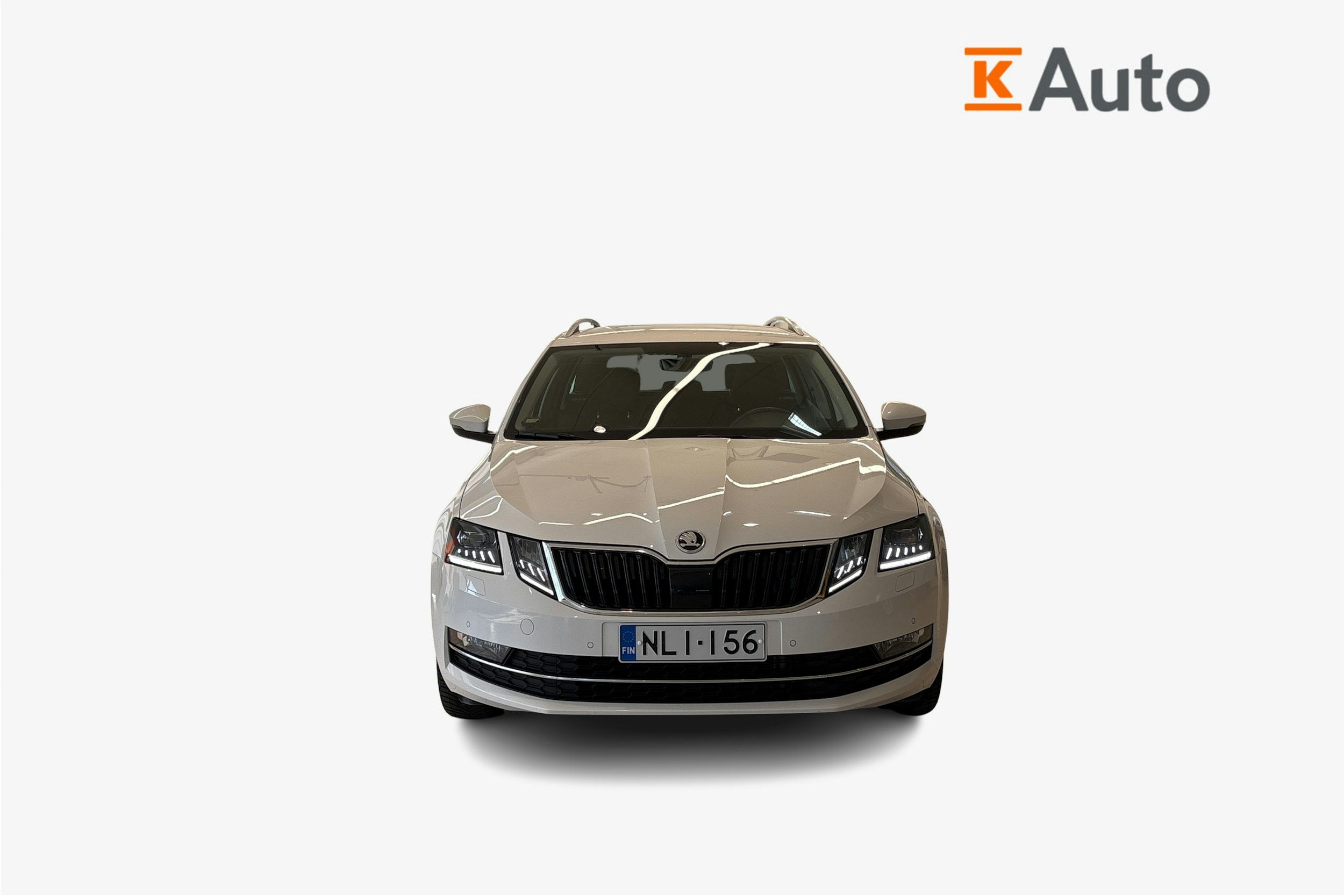 valkoinen Skoda Octavia 2019 kuva 5.