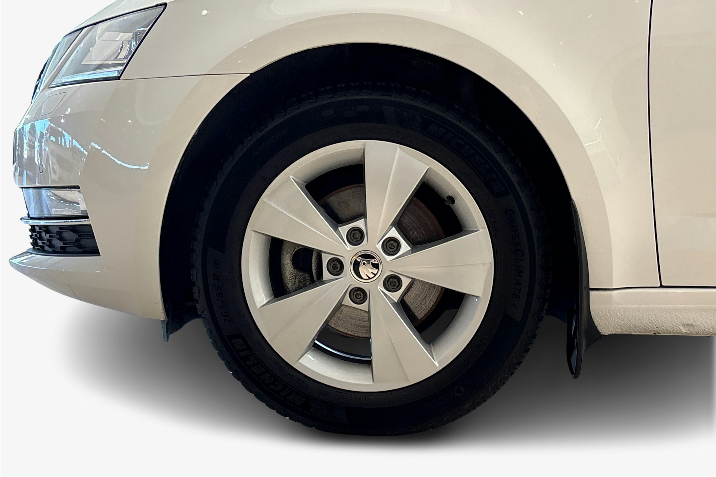 valkoinen Skoda Octavia 2019 kuva 11.