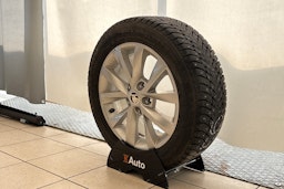 valkoinen Skoda Octavia 2019 kuva 13.