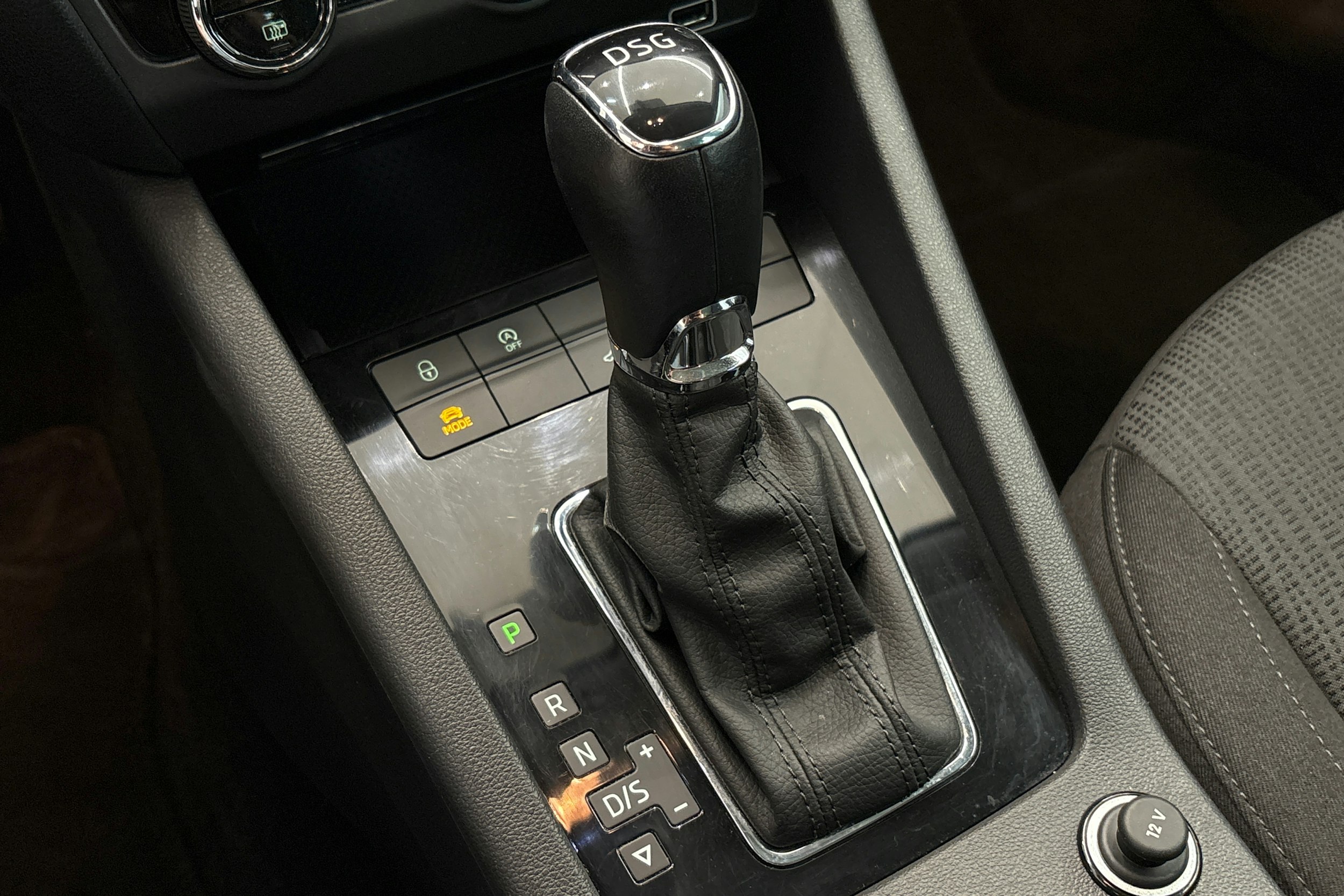 valkoinen Skoda Octavia 2019 kuva 19.