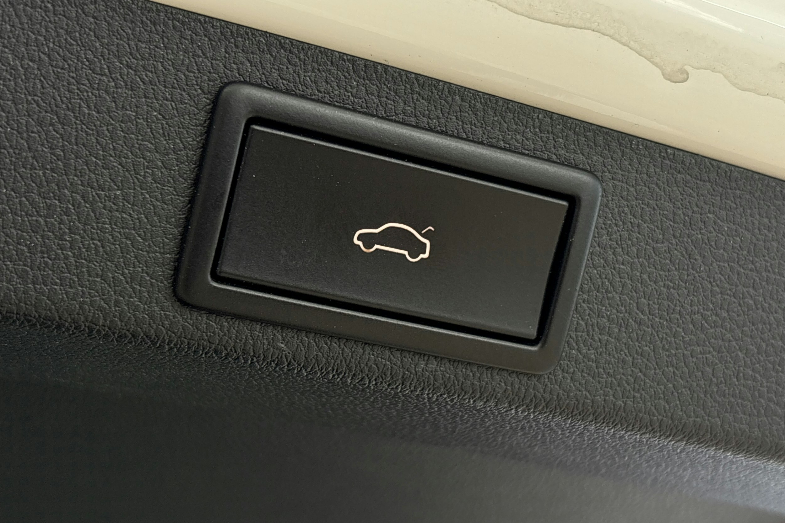 valkoinen Skoda Octavia 2019 kuva 29.