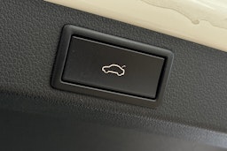 valkoinen Skoda Octavia 2019 kuva 29.