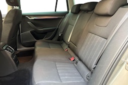 ruskea (beige) Skoda Octavia 2019 kuva 8.