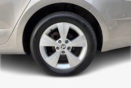 ruskea (beige) Skoda Octavia 2019 kuva 9.