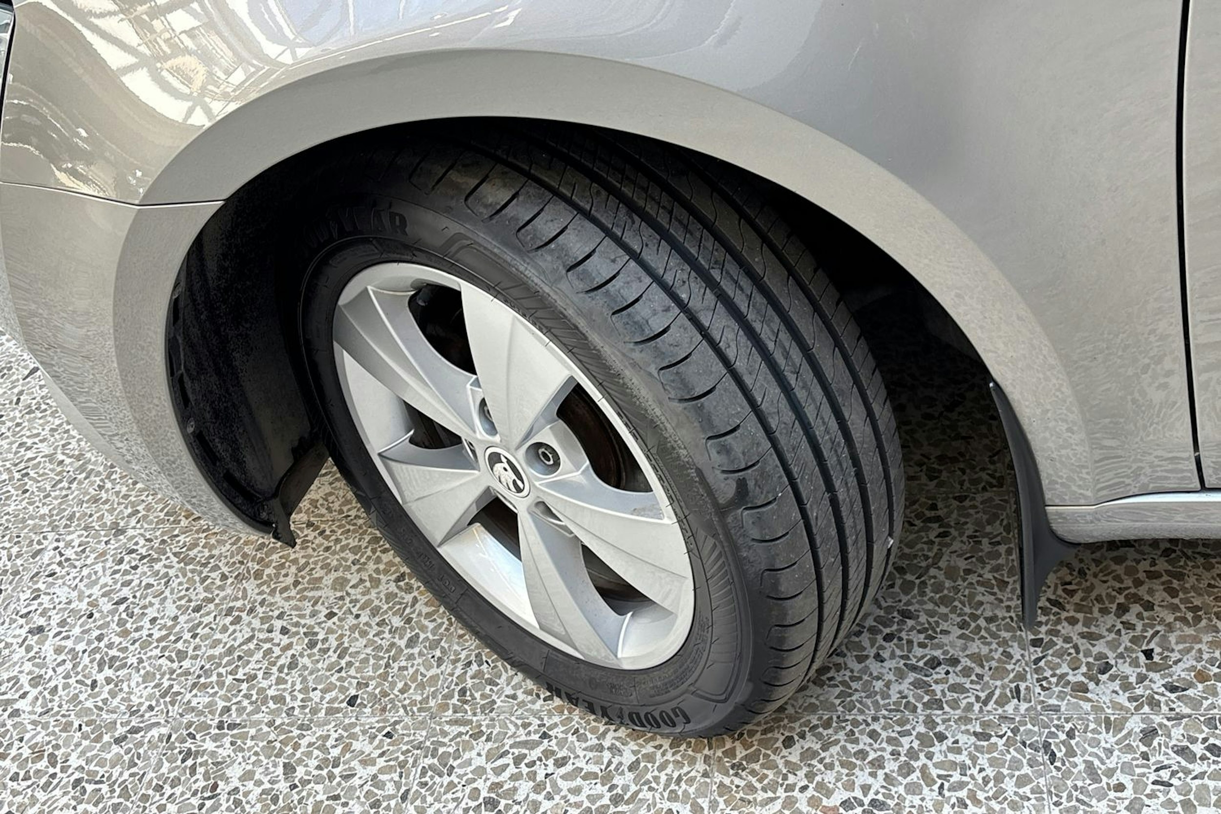 ruskea (beige) Skoda Octavia 2019 kuva 10.