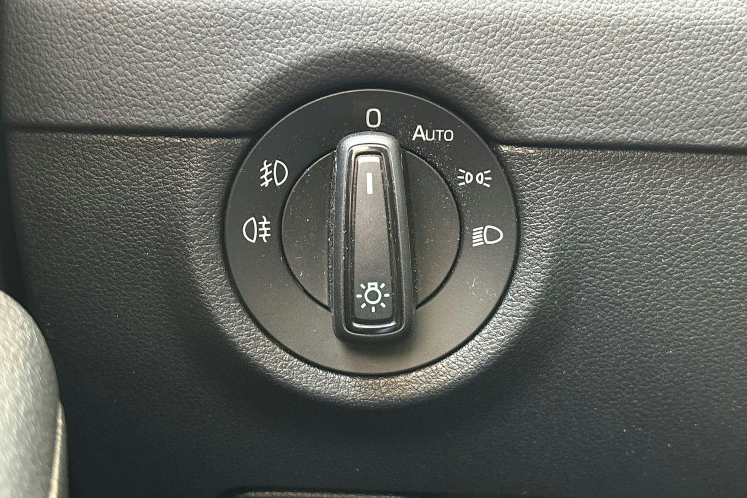 ruskea (beige) Skoda Octavia 2019 kuva 17.