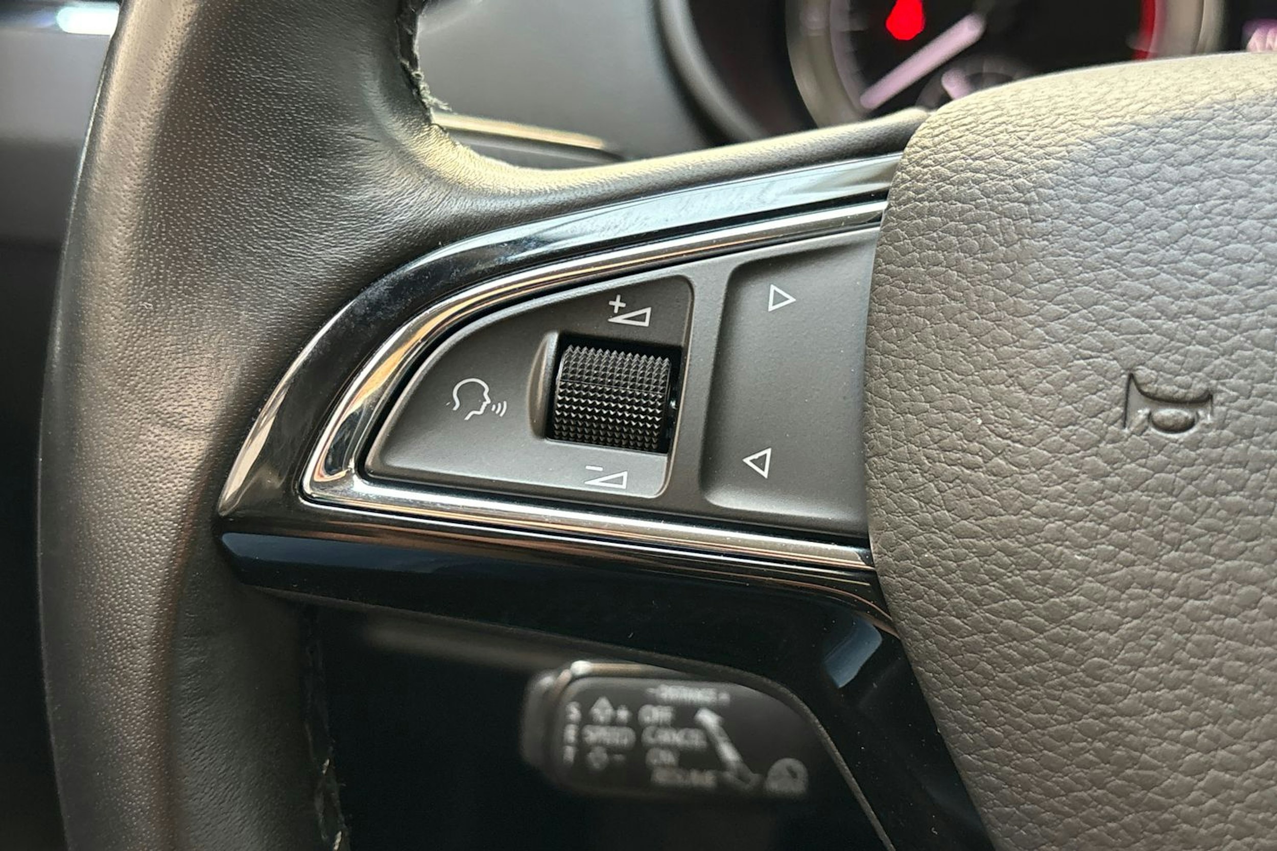 ruskea (beige) Skoda Octavia 2019 kuva 18.
