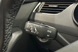 punainen Skoda Octavia 2019 kuva 21.