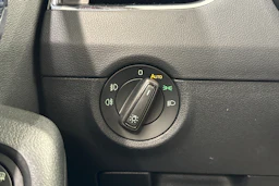 punainen Skoda Octavia 2019 kuva 22.