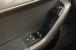 punainen Skoda Octavia 2019 kuva 23.