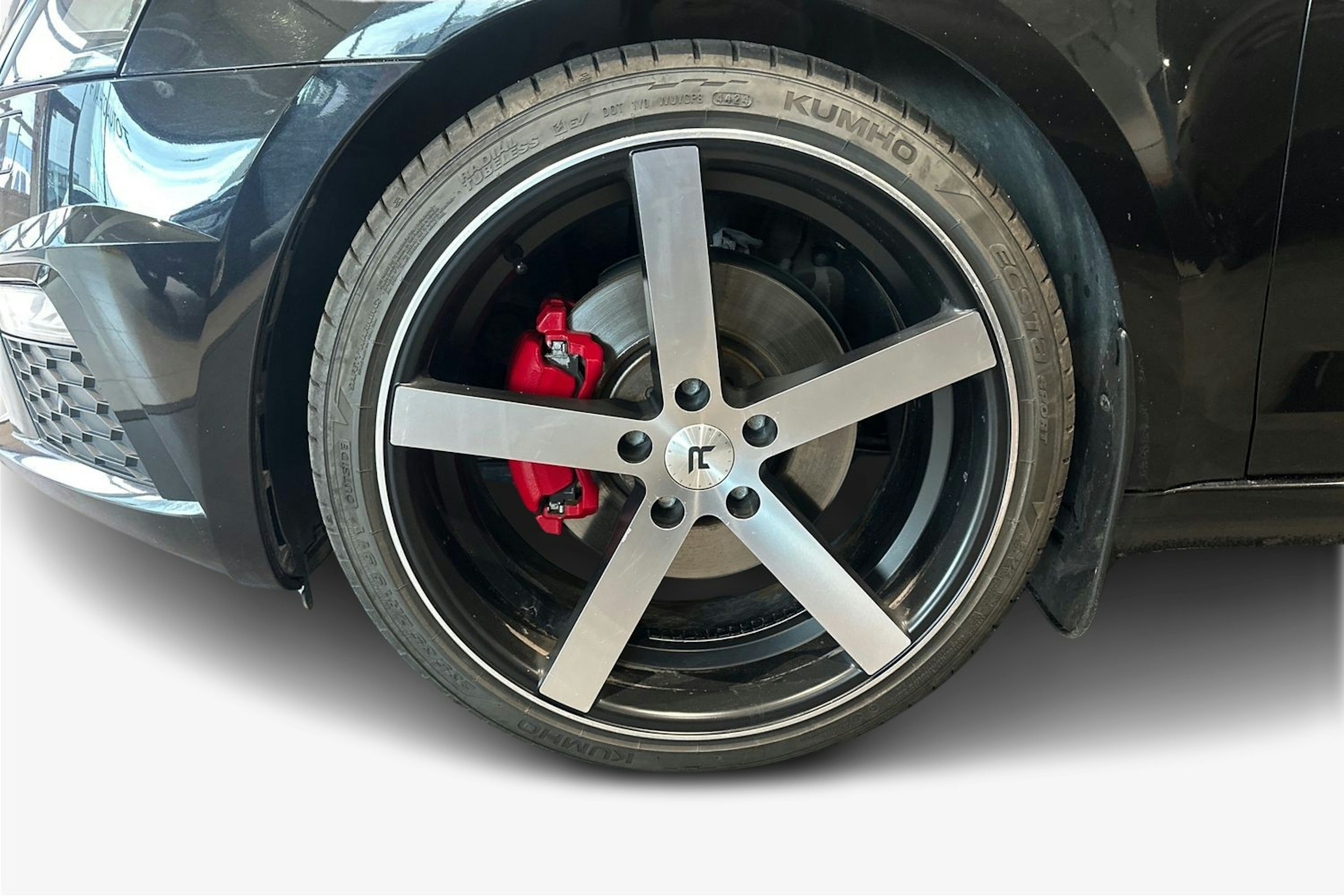 musta Skoda Octavia 2019 kuva 11.
