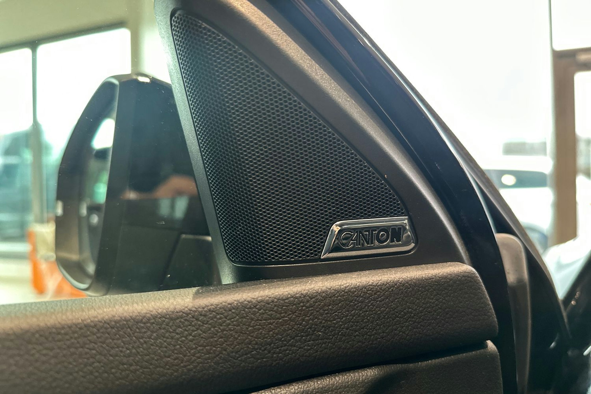 musta Skoda Octavia 2019 kuva 16.