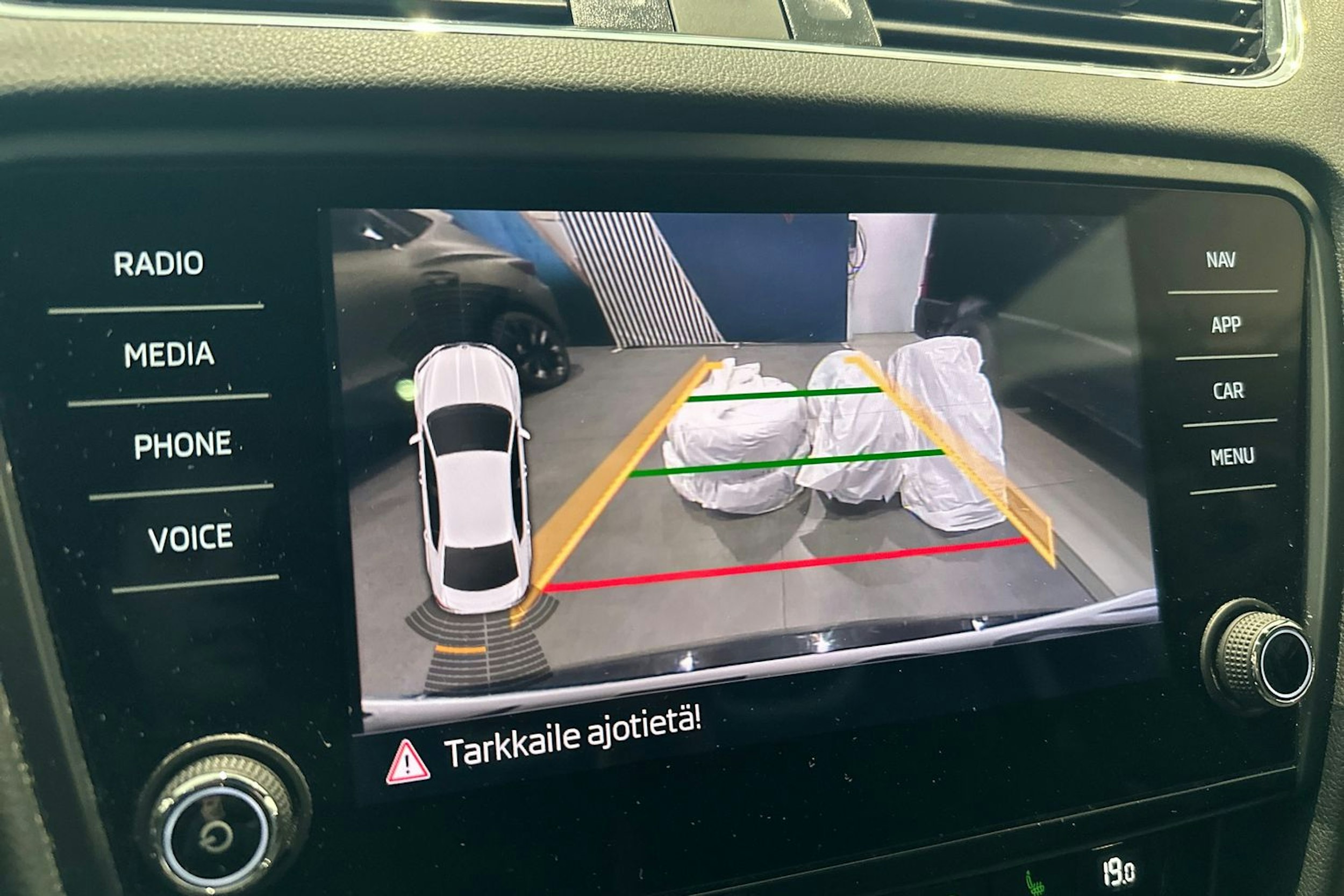 musta Skoda Octavia 2019 kuva 18.