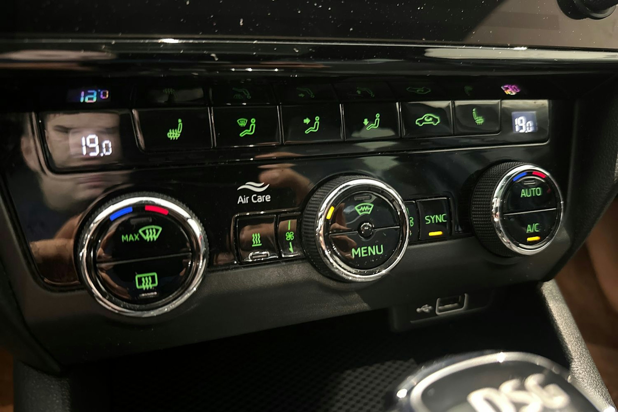 musta Skoda Octavia 2019 kuva 20.