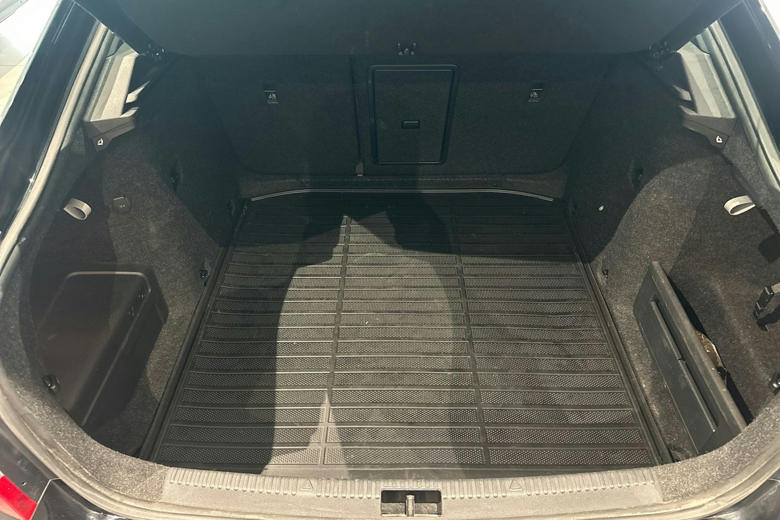 musta Skoda Octavia 2019 kuva 21.