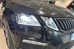 musta Skoda Octavia 2019 kuva 26.