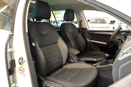 valkoinen Skoda Octavia 2019 kuva 10.