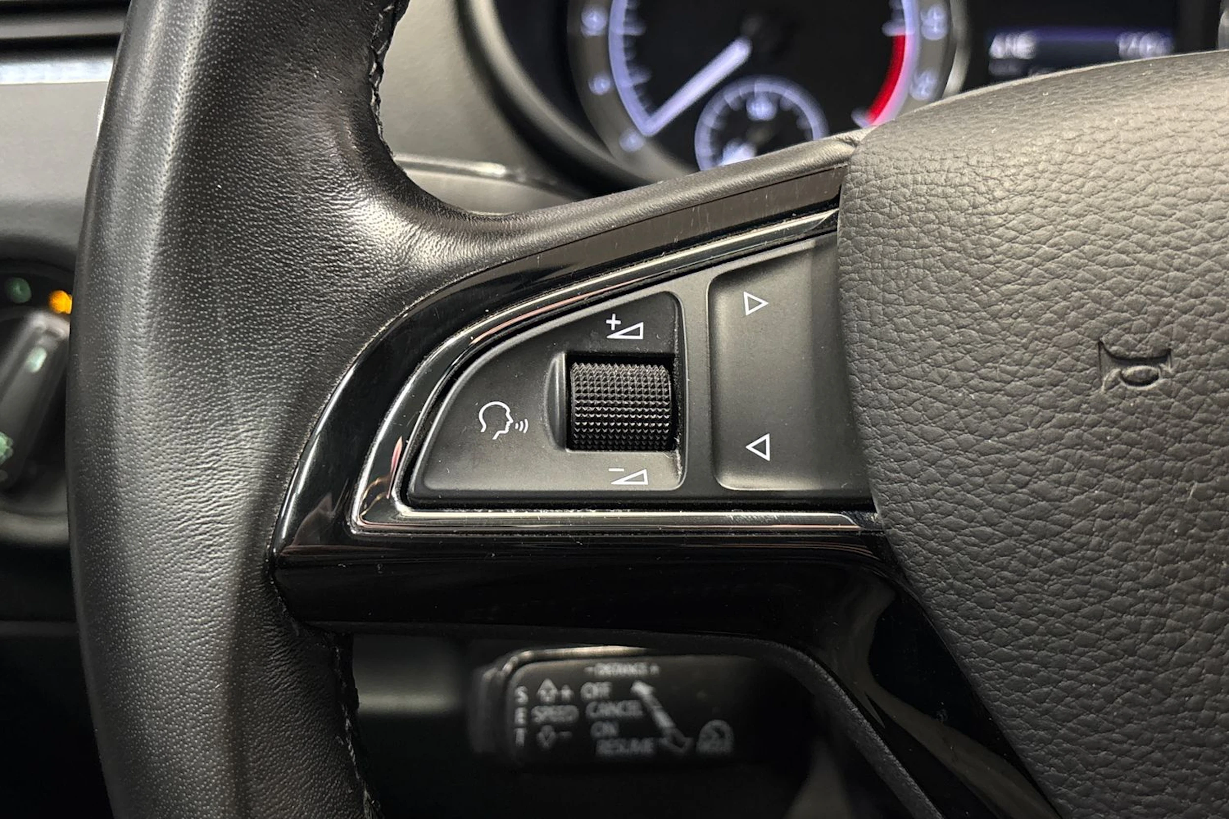 valkoinen Skoda Octavia 2019 kuva 15.