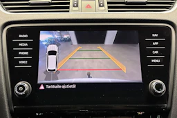 valkoinen Skoda Octavia 2019 kuva 19.