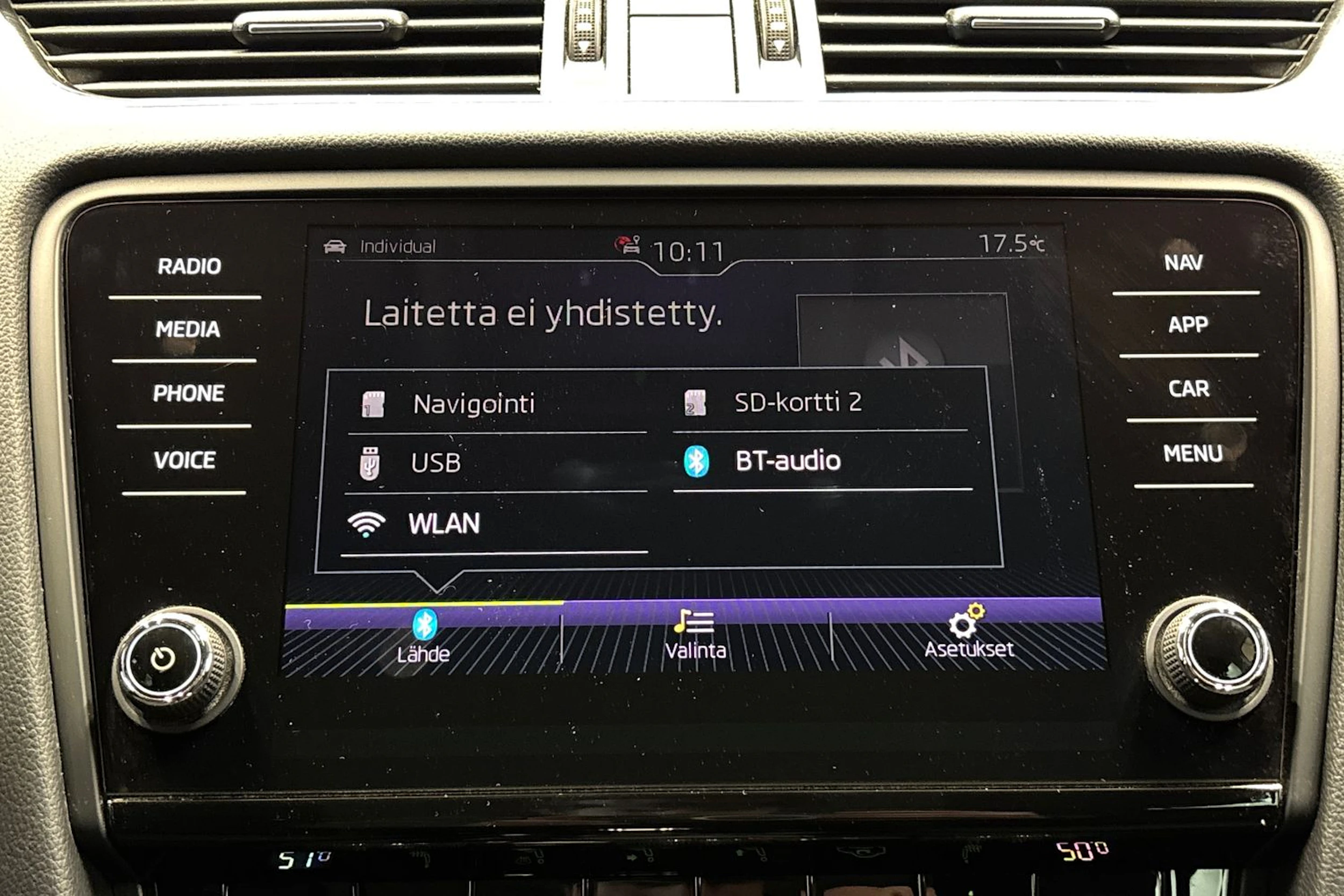 valkoinen Skoda Octavia 2019 kuva 22.