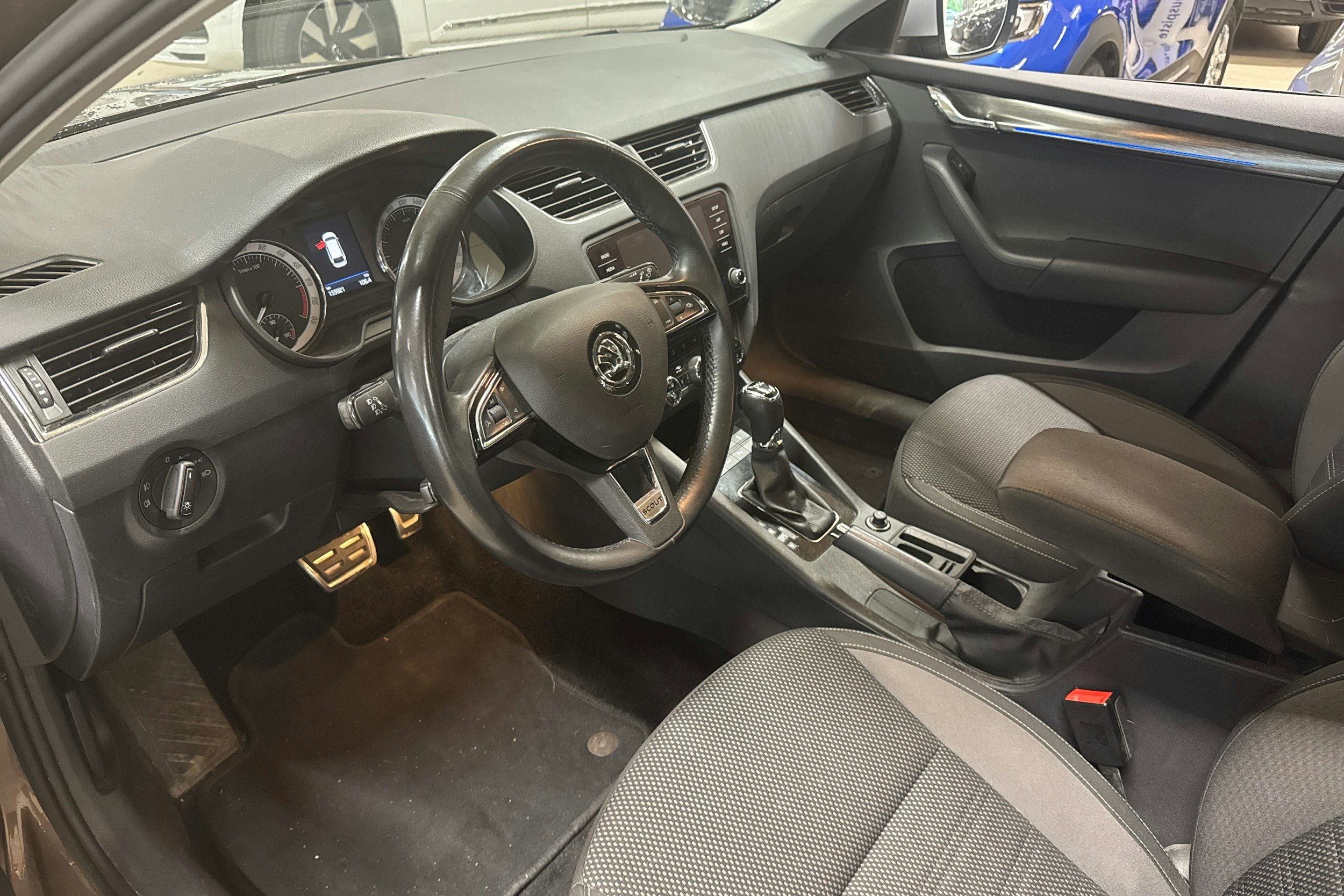 ruskea (beige) Skoda Octavia 2019 kuva 3.