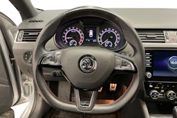 Harmaa Skoda OCTAVIA 2019 kuva 11.