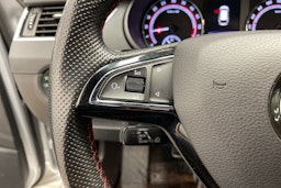 Harmaa Skoda OCTAVIA 2019 kuva 13.