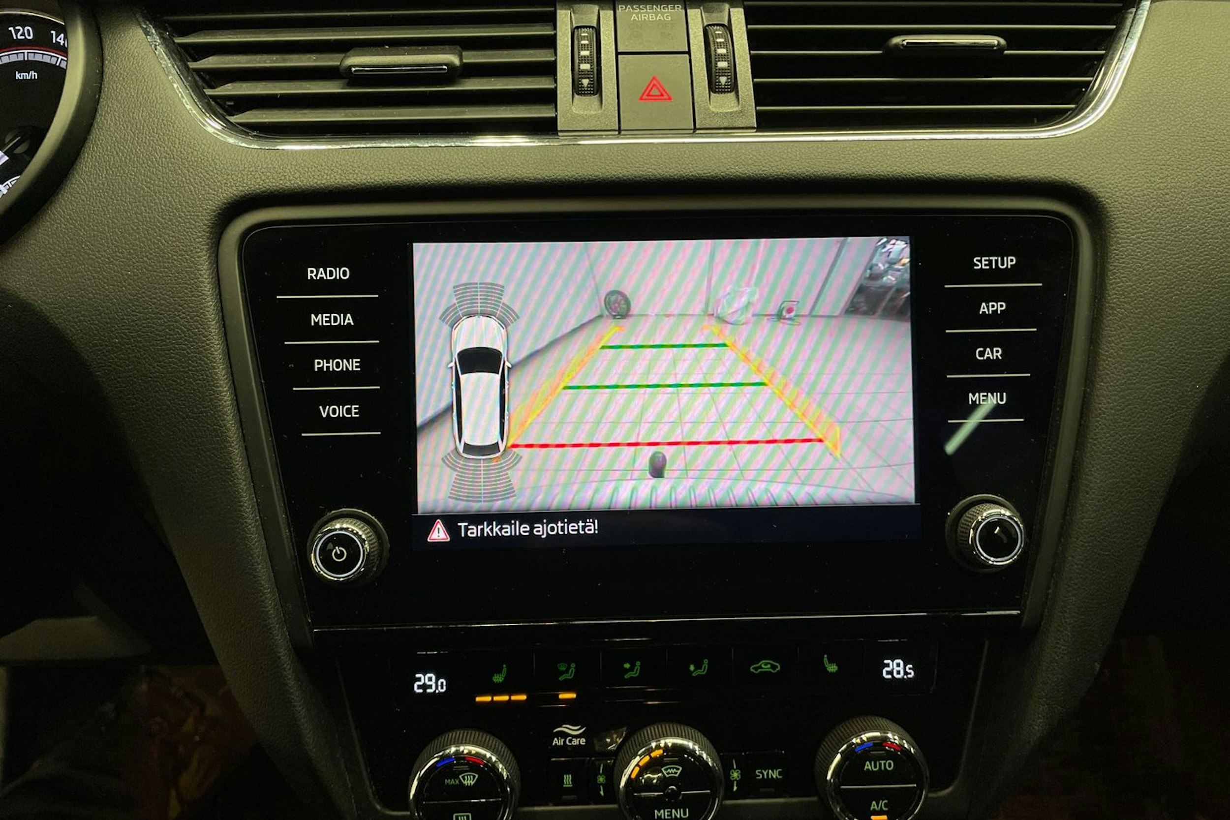 Harmaa Skoda OCTAVIA 2019 kuva 16.