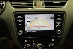 Harmaa Skoda OCTAVIA 2019 kuva 16.