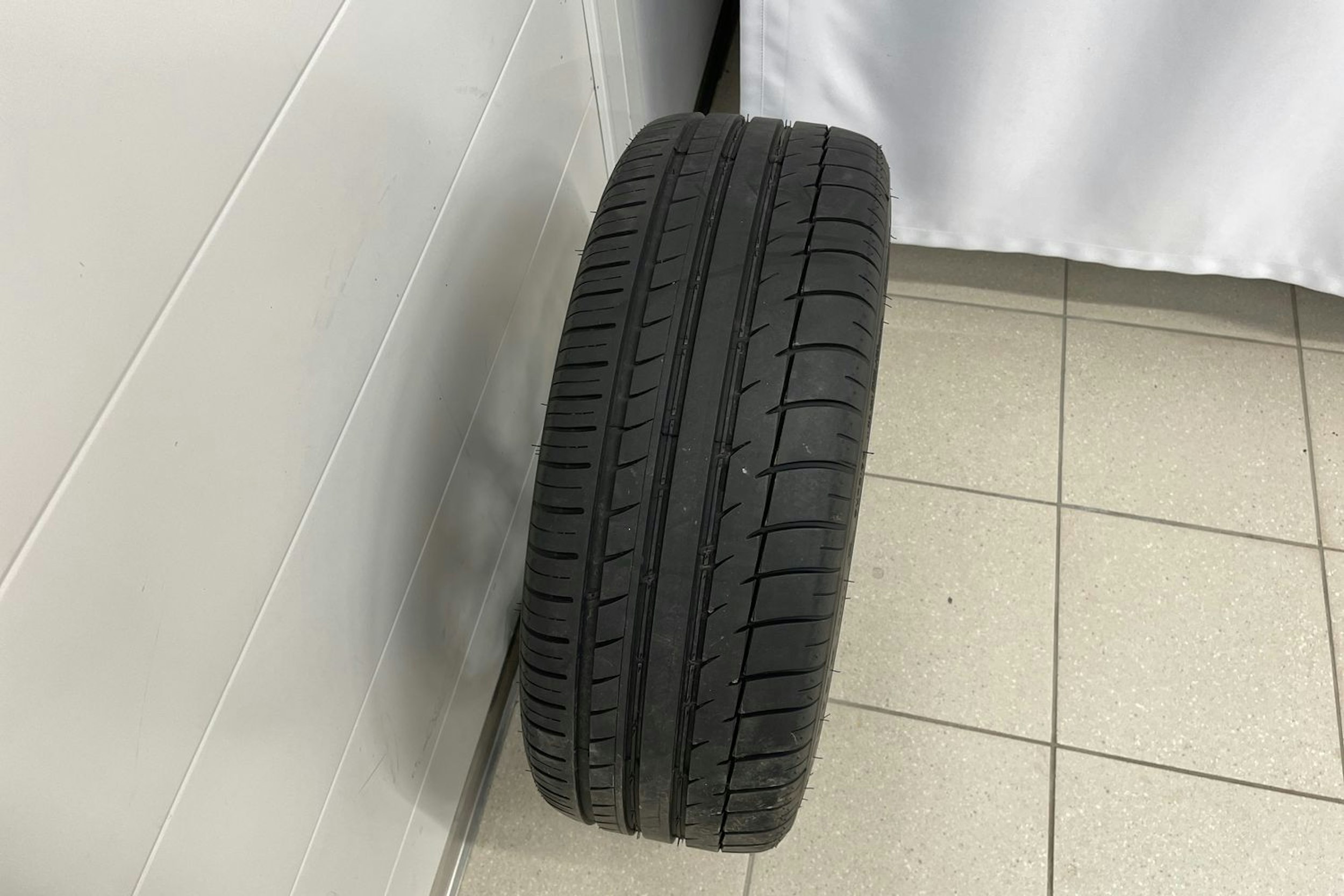 Harmaa Skoda OCTAVIA 2019 kuva 24.