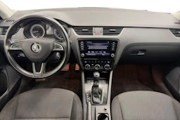 Harmaa Skoda OCTAVIA 2019 kuva 7.
