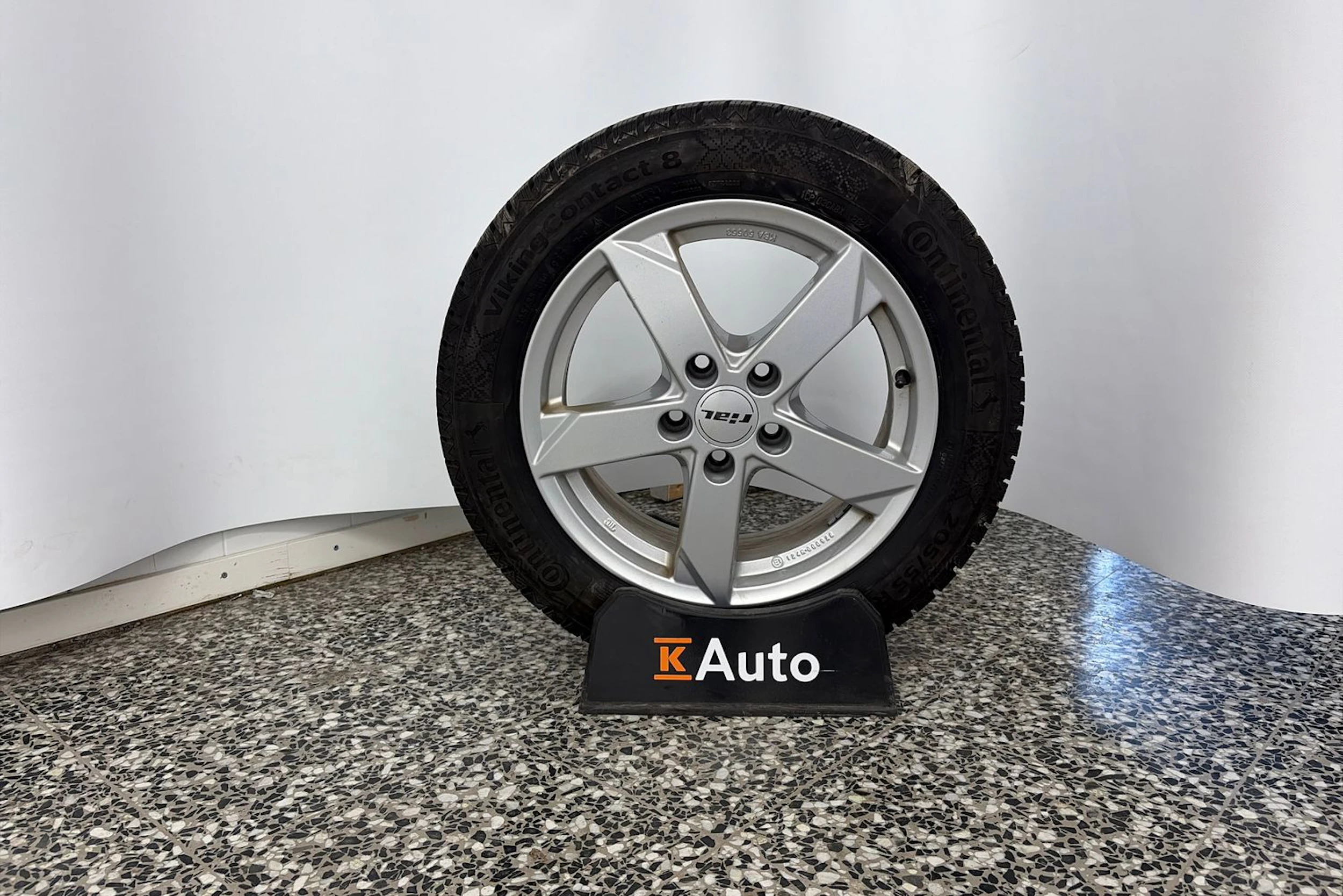 Harmaa Skoda OCTAVIA 2019 kuva 10.